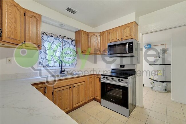 Building Photo - 2400 27th St