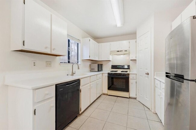 Building Photo - 11918 Snow Finch Rd