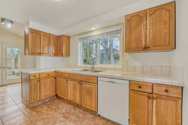 Building Photo - 1467 NW 176th Pl