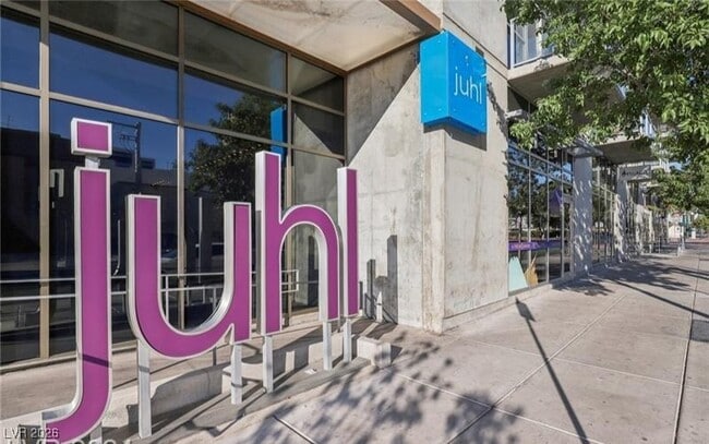 Building Photo - 353 E Bonneville Ave