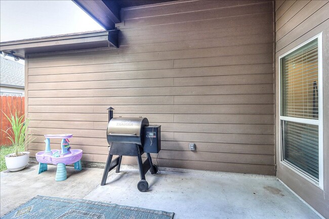 Building Photo - 5817 Bella Di Giorno Dr