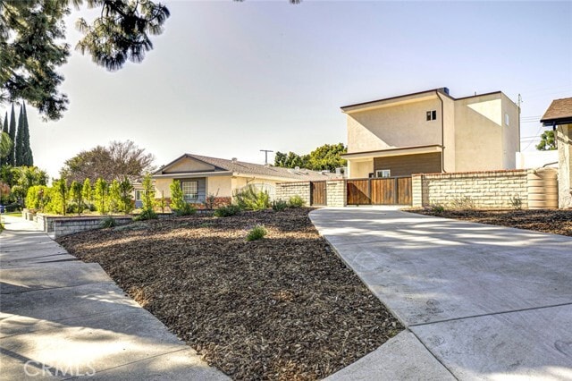 Building Photo - 10499 Yolanda Ave