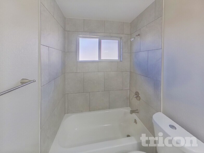 Building Photo - 1209 Capulin Dr