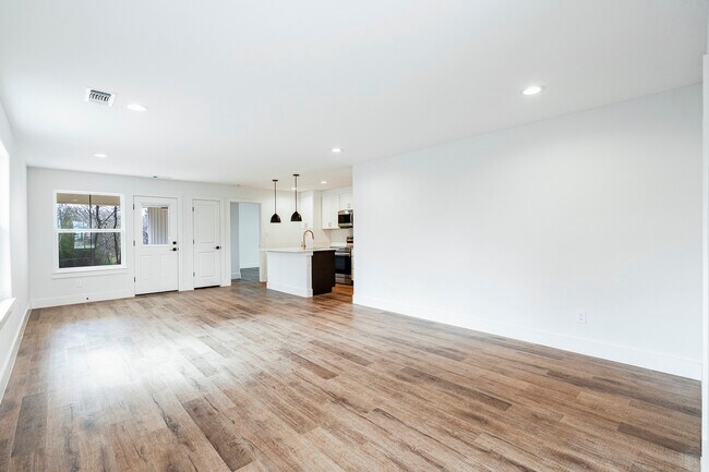 Building Photo - 1521 S Rusk Ave