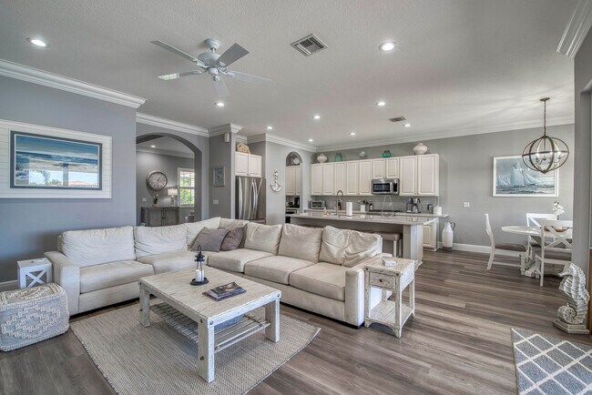 Building Photo - 12476 Aviles Cir