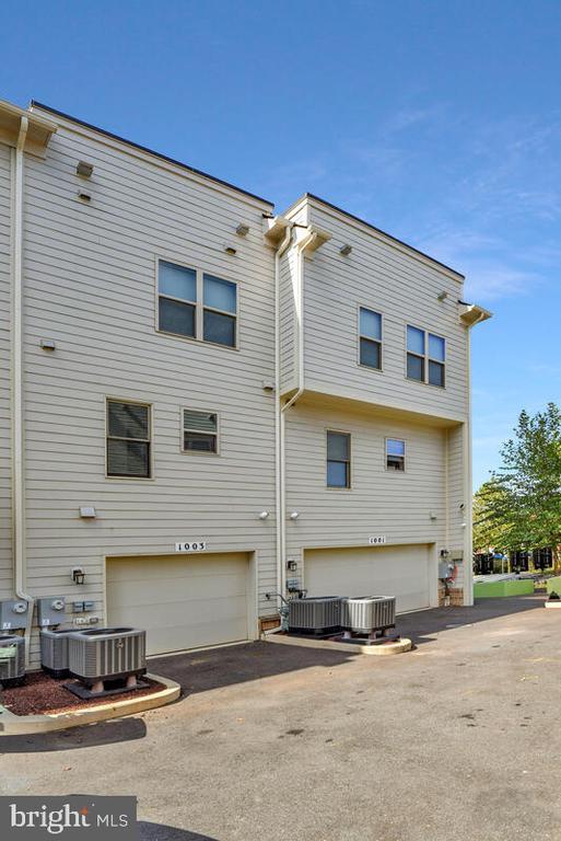 Building Photo - 1003 Sycamore Dr SE