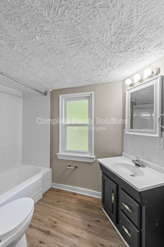 Building Photo - 2724 Pasteur Ave