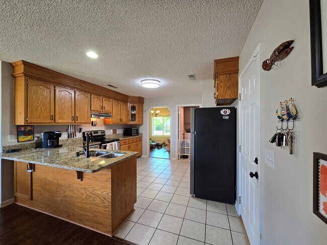 Building Photo - 1115 Fallingwater Ln