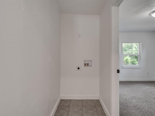 Building Photo - 1814 N Jordan Ave