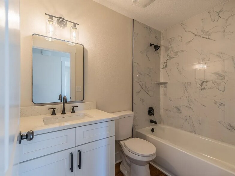 Building Photo - 45035 James St