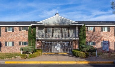 Building Photo - Continental Arms Apartments: Charming Gated Community