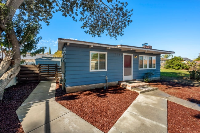 Building Photo - 2348 Cypress Ave