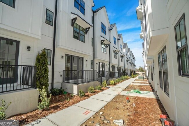 Building Photo - 1829 Gotham Ln NE