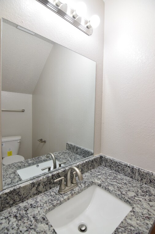 Building Photo - 2212 Jay Dr