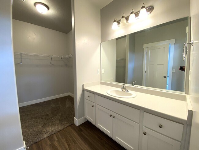 Building Photo - 4216 McKellen Dr