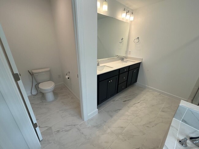 Building Photo - 6 Bedroom | 4 Bathroom New Construction Ga...
