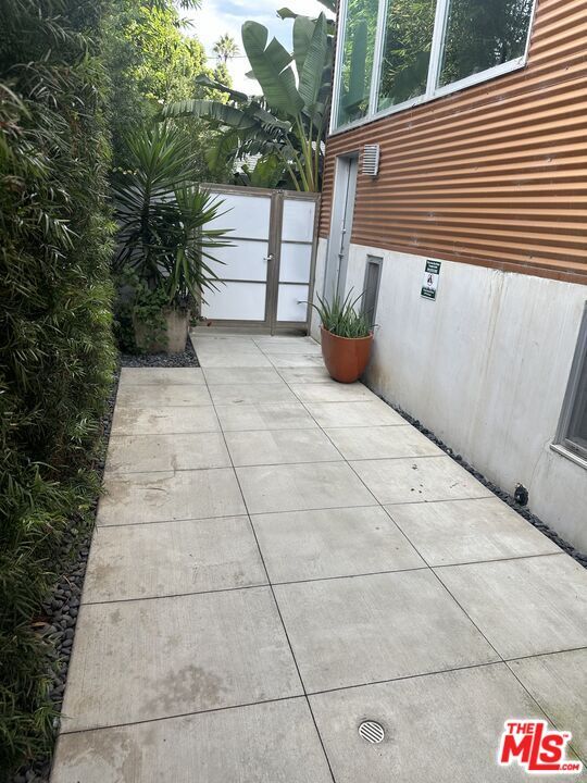Building Photo - 2454 Penmar Ave