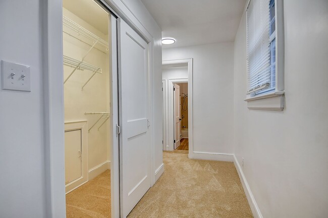 Building Photo - FOR RENT- PORTSMOUTH!