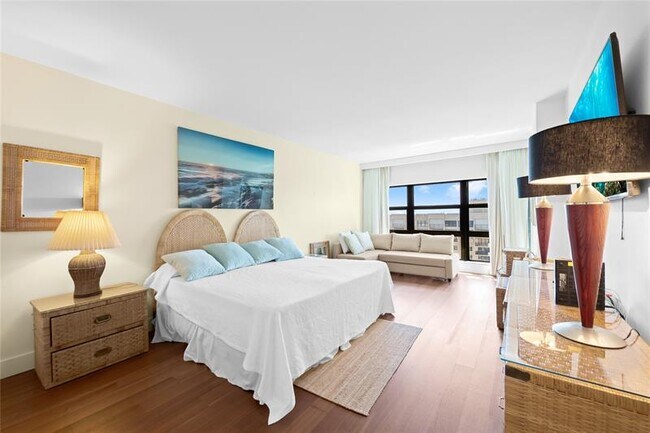 Building Photo - 5000 N Ocean Blvd