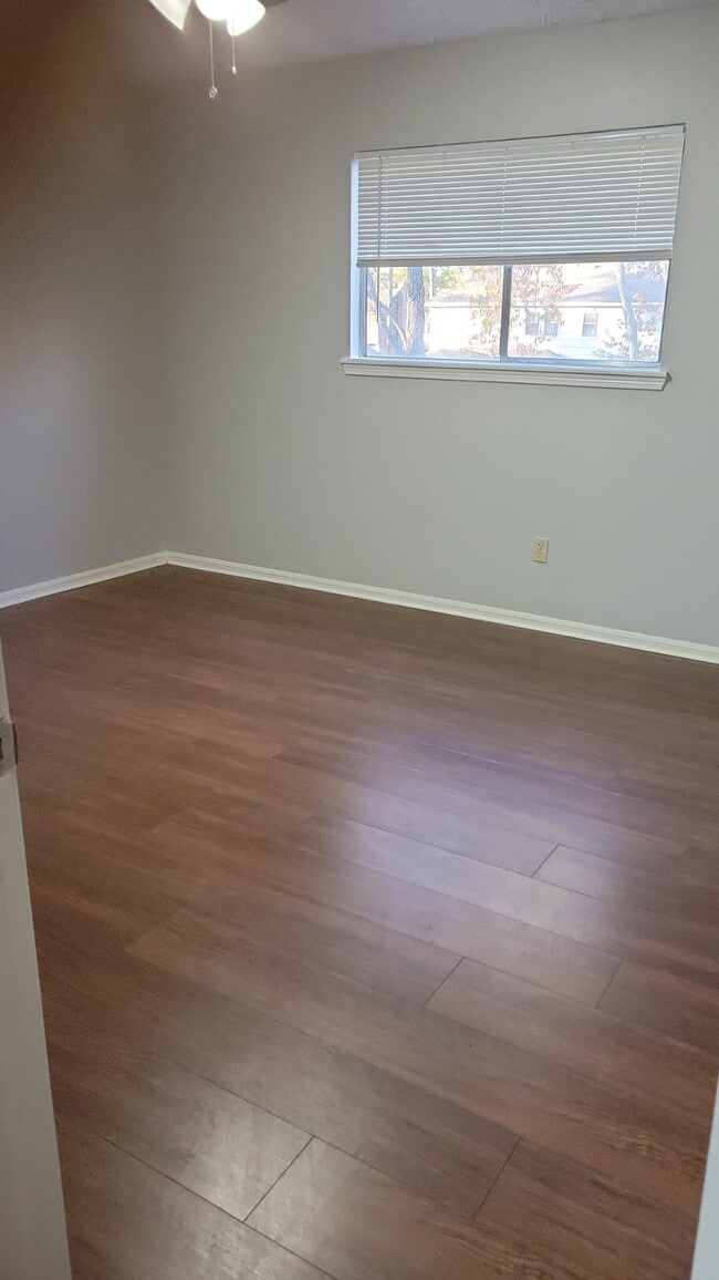 Building Photo - 5703 Green Timbers Dr