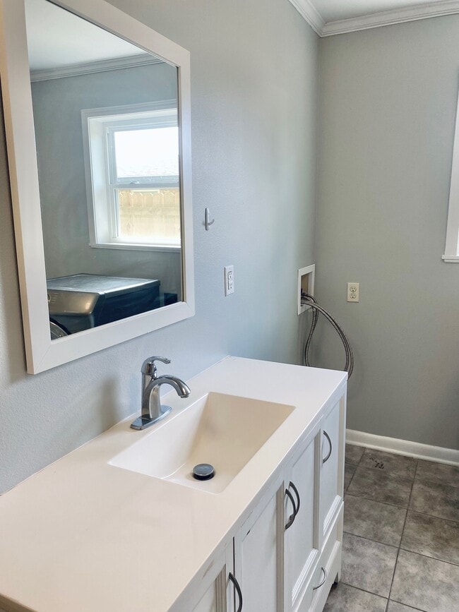 Building Photo - 15135 Montecino Dr