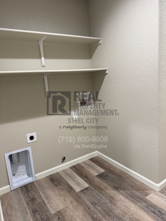 Building Photo - 155 S Stardust Cir