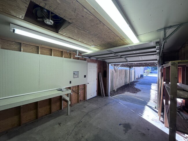 Building Photo - 29 Oak Crest Dr