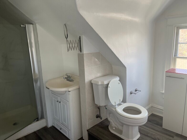 Building Photo - 1263 Milwaukee St