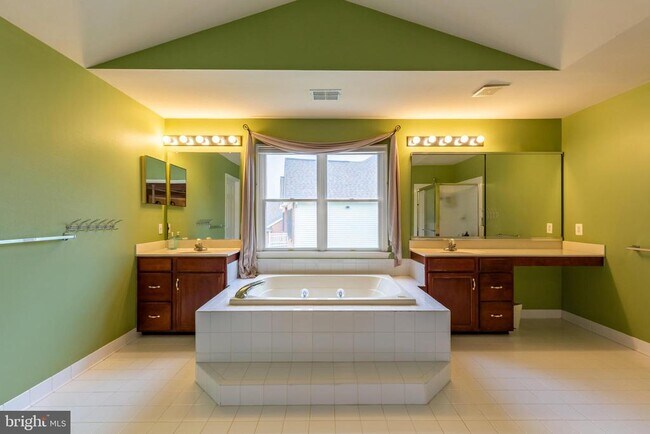 Building Photo - 13286 Holly Meadow Ln