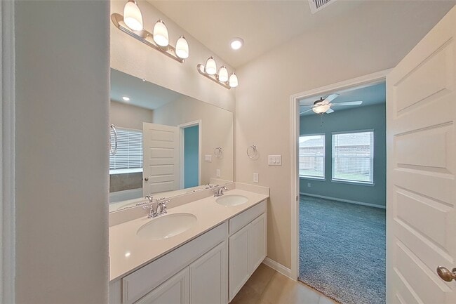 Building Photo - 6634 Bridge Mountain Trl