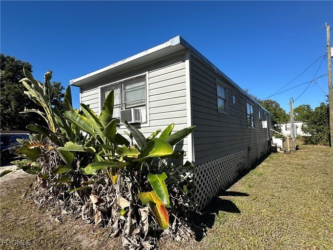 Building Photo - 7849 Suncoast Dr