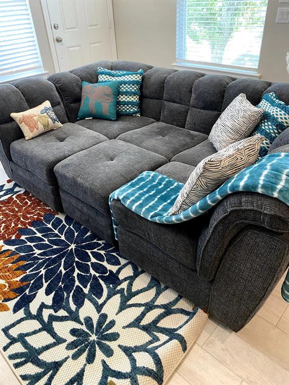 Building Photo - 714 Lee St