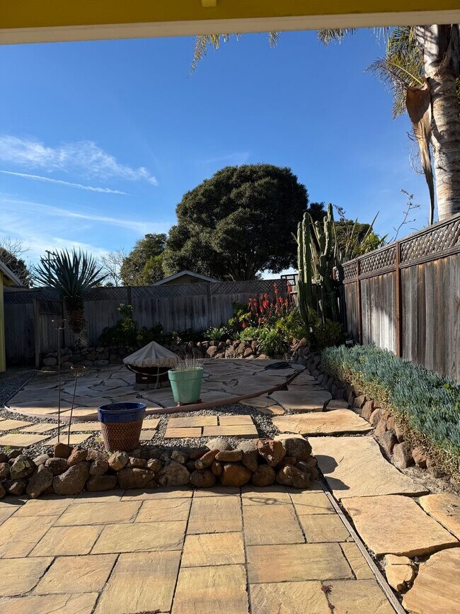 Building Photo - 721 37th Ave