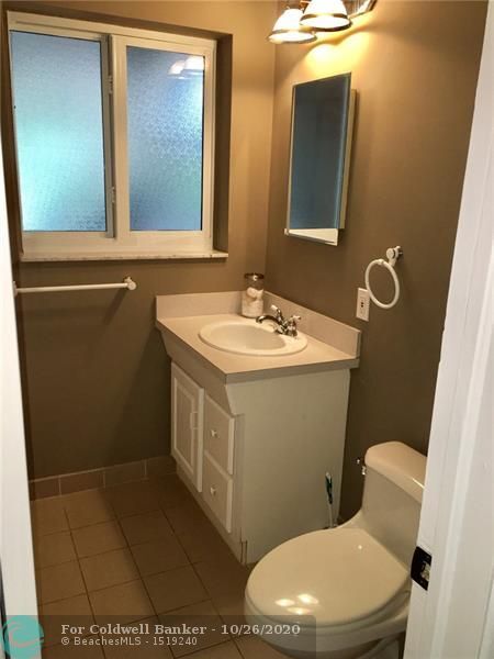 Building Photo - 1774 NE 20th St