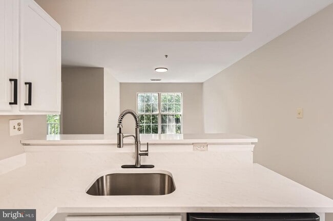Building Photo - 8813 Stoneridge Cir