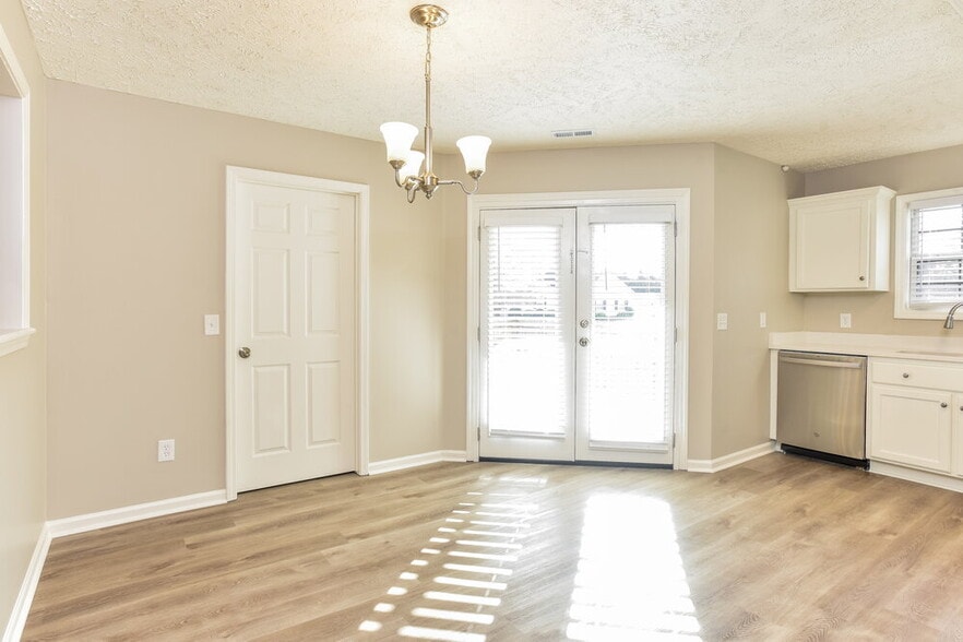 Building Photo - 3415 Westbrook Dr