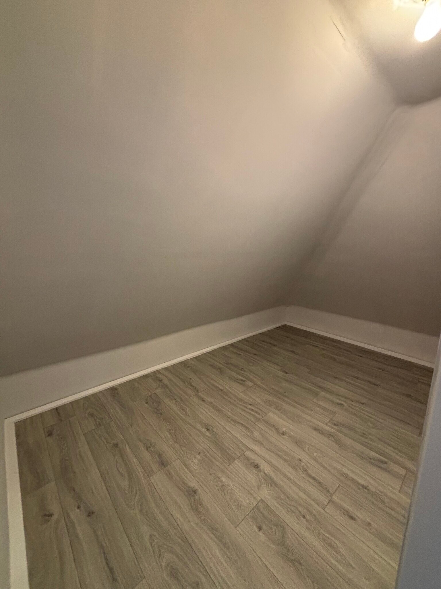 Building Photo - 1744 Farmington Ave