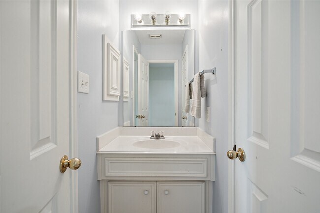 Building Photo - 1522 Castle Ct