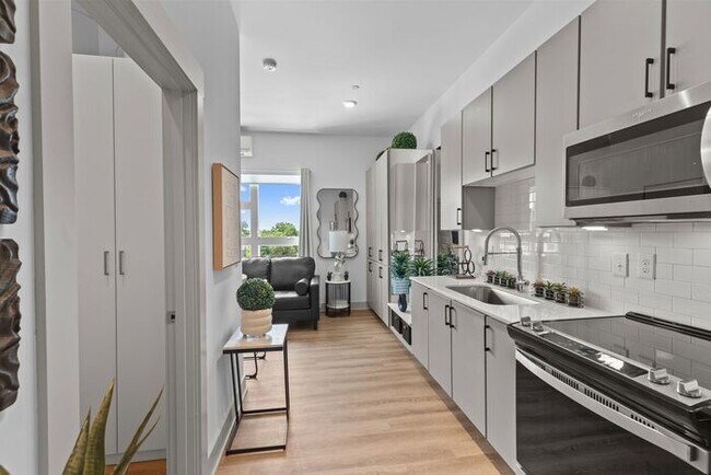 Building Photo - Chic Studio in the Heart of WEHO – Water &...