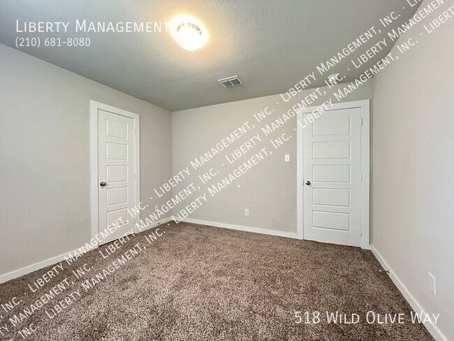 Building Photo - 518 Wild Olive Wy