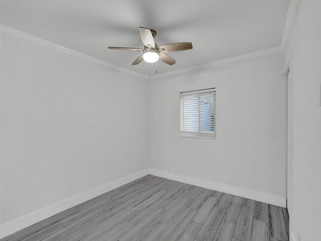 Building Photo - 601 NE 59th Ct