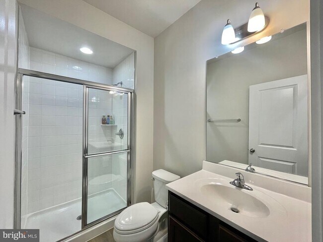 Building Photo - 8608 Shady Pines Dr