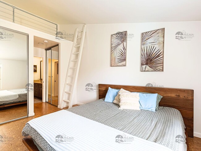 Building Photo - Top Floor Furnished Condo In The Heart Of ...