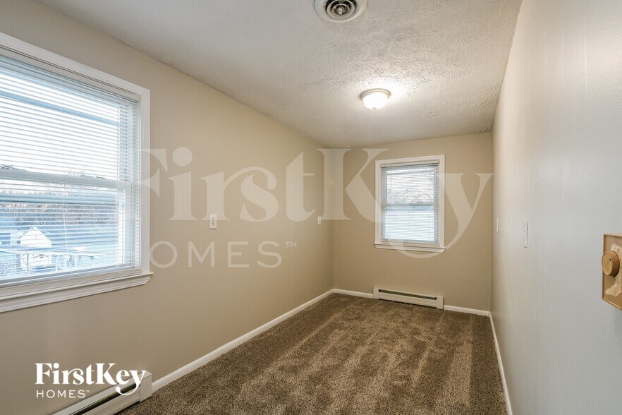 Building Photo - 7702 E 46th St