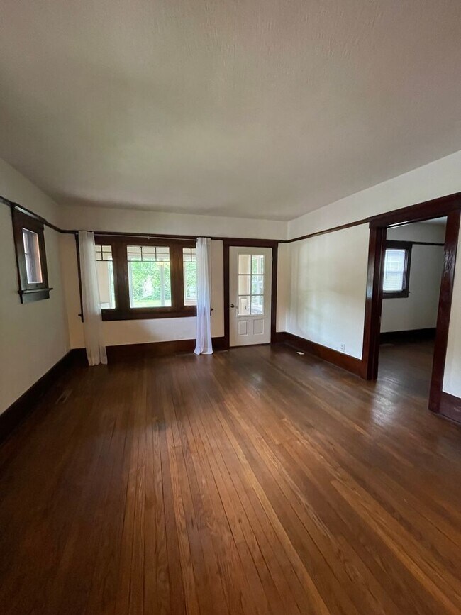 Building Photo - 3 Bedroom House Walking Distance to Purdue University