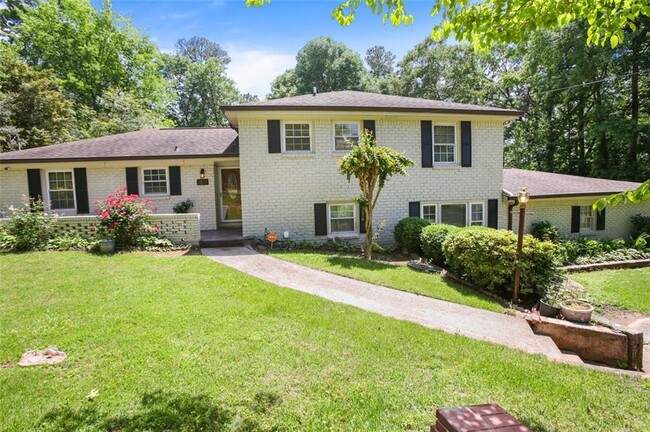 Building Photo - 1811 Mary Lou Ln SE