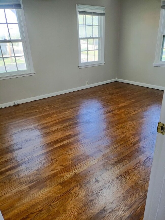 Building Photo - Adorable 3 bedroom, 1 bath home in the Mac...