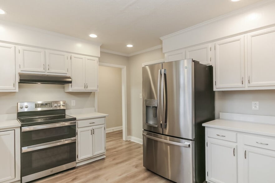 Building Photo - 524 Robin Dr