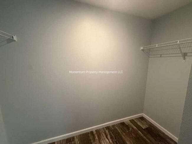Building Photo - Gorgeous 3/2 Brooksville Available Now !