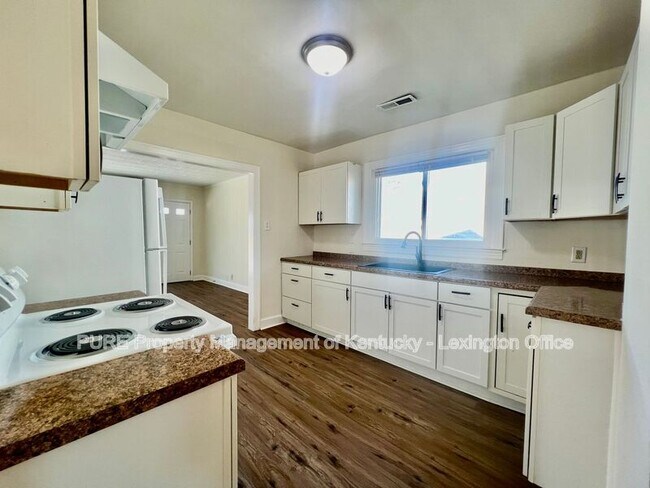 Building Photo - 810 Shelby Ave